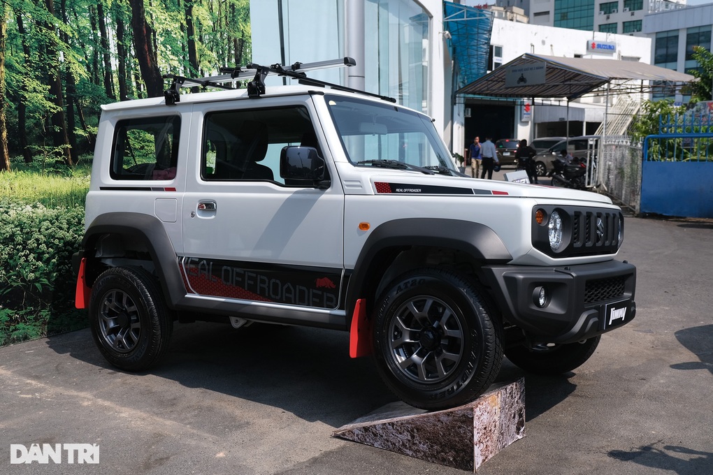 Chốt giá từ 789 triệu đồng, xe ăn chơi Suzuki Jimny có gì đặc biệt? - 3