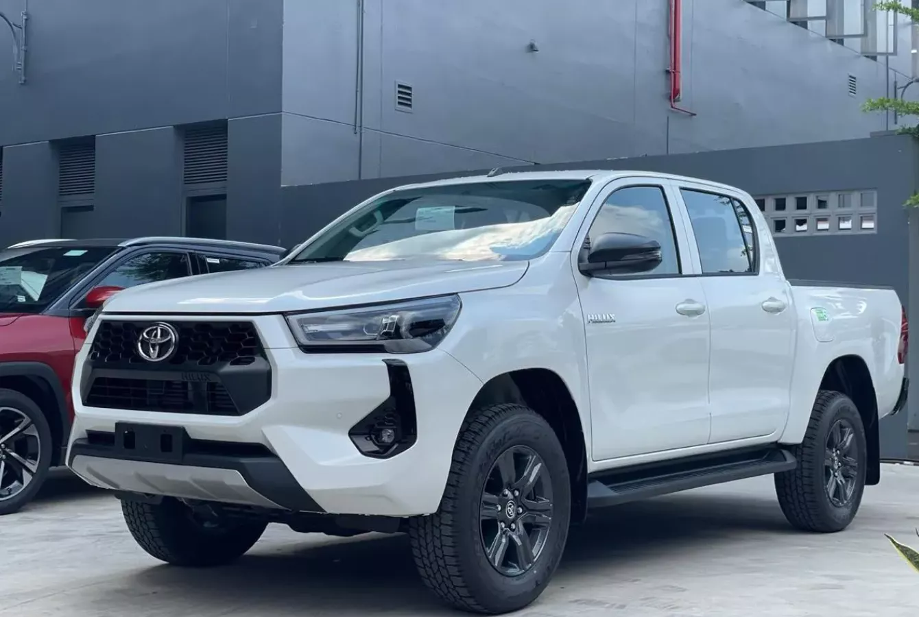 Thông số xe Toyota Hilux 2024.