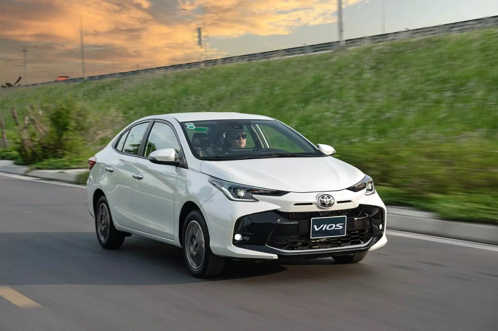 Toyota khôi phục đà tăng trưởng doanh số trong tháng 9, Vios vẫn giữ vai trò chủ đạo